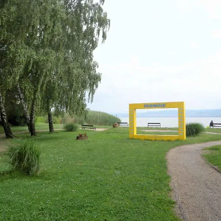 In Balatonbereny/balaton 18050 度假居