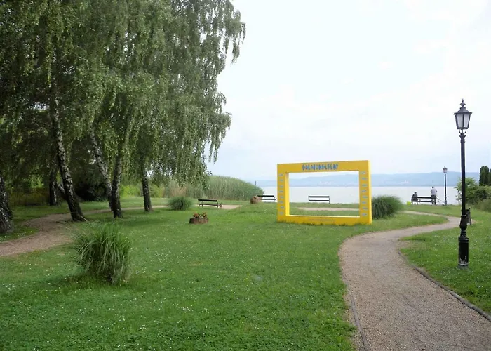 In - Balaton 18050 Дом отдыха